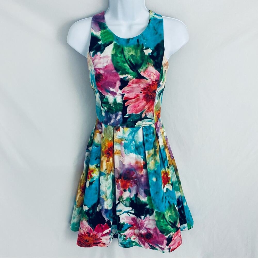 Felicity & Coco Floral Fit and Flare Dress Size Small